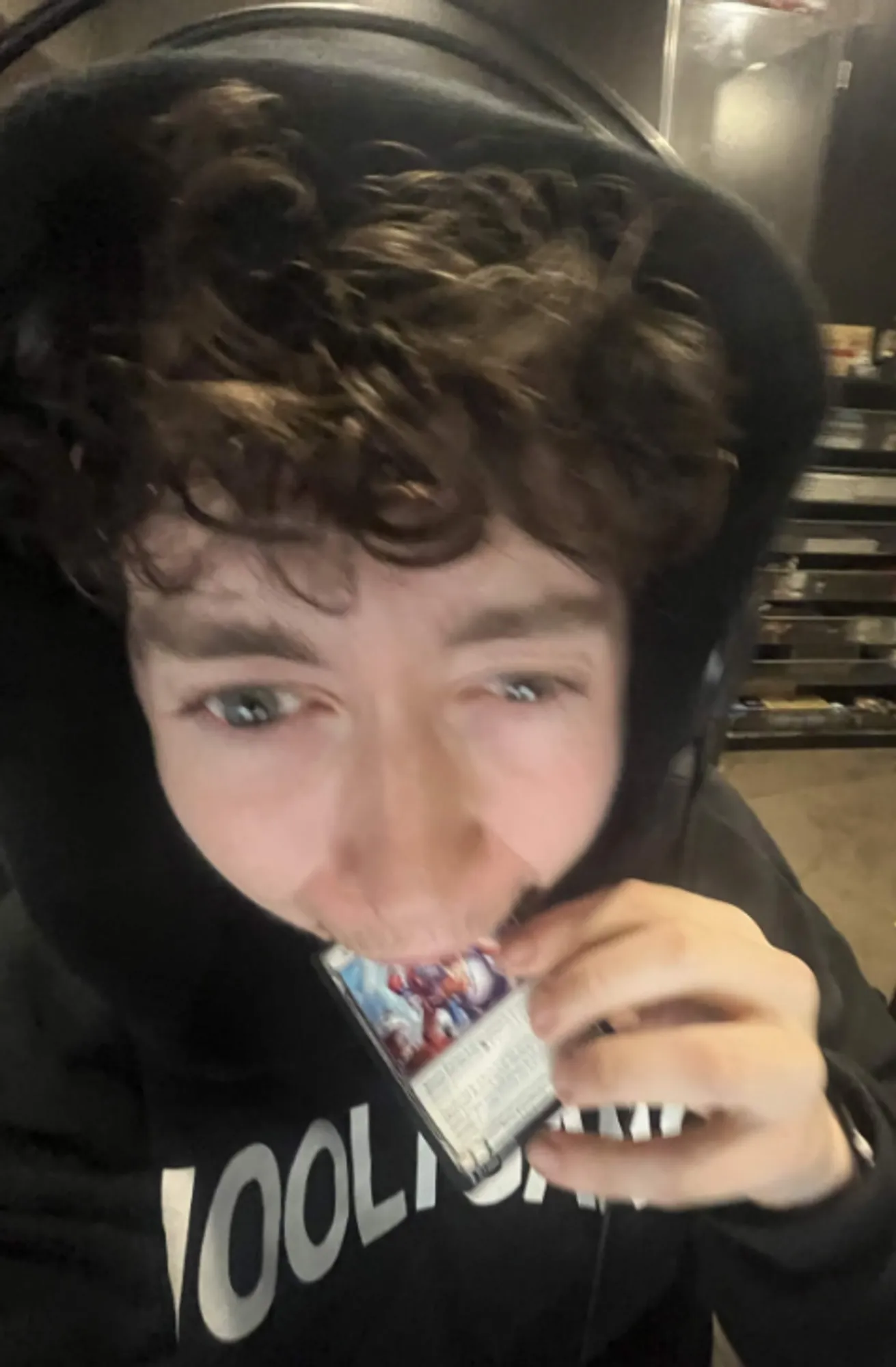 spendog eating mask of the swarming crab
